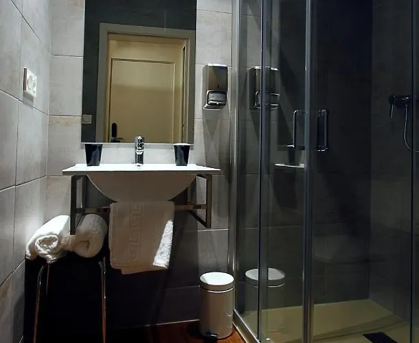 伊图里扎膳食公寓 2* 圣塞瓦斯蒂安