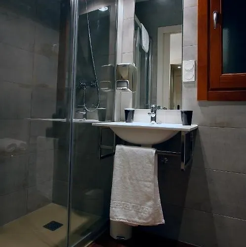 伊图里扎膳食公寓 2*