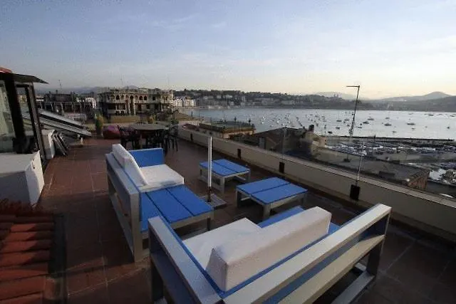 伊图里扎膳食公寓