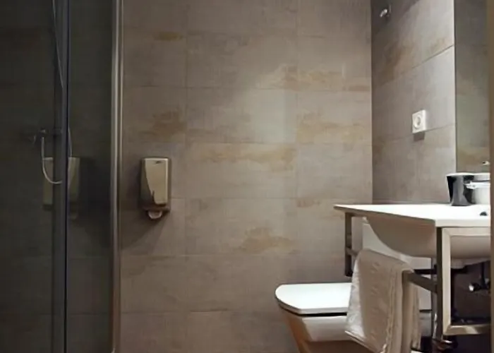 伊图里扎膳食公寓 2*