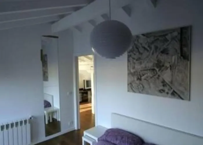 伊图里扎膳食公寓