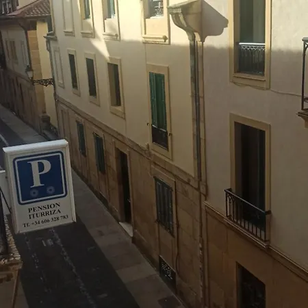 ゲストハウス ペンション イトゥリサ 2*